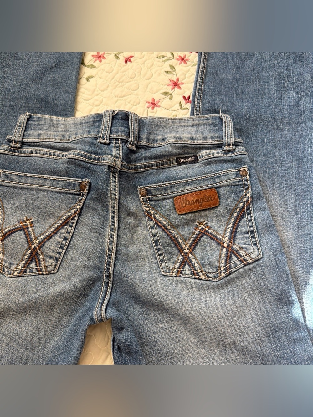 Wrangler Women’s Medium Blue Embroidered Back Pocket Bootcut Jeans